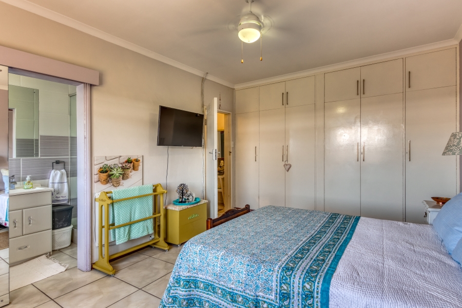 2 Bedroom Property for Sale in Martinville Western Cape